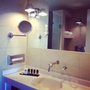 Bathroom Acropoli room 